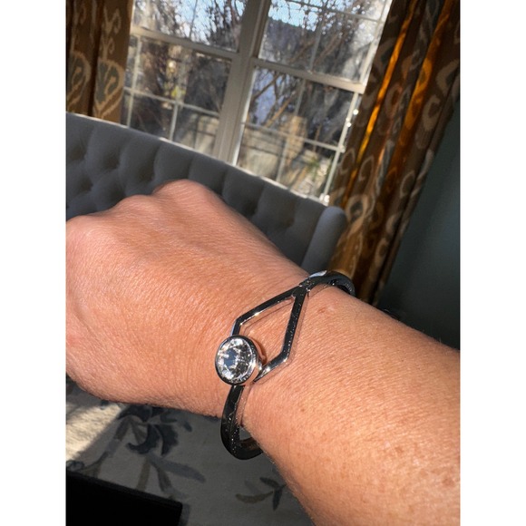 White House Black Market Silver Tone Geometric Bangle Bracelet Crystal Accent - Picture 2 of 6